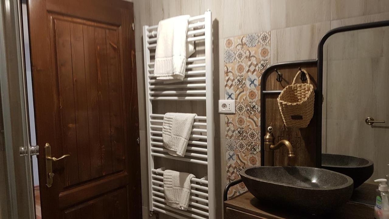 Crivina  Sura Lu' Vasile. Bed & Breakfast エクステリア 写真